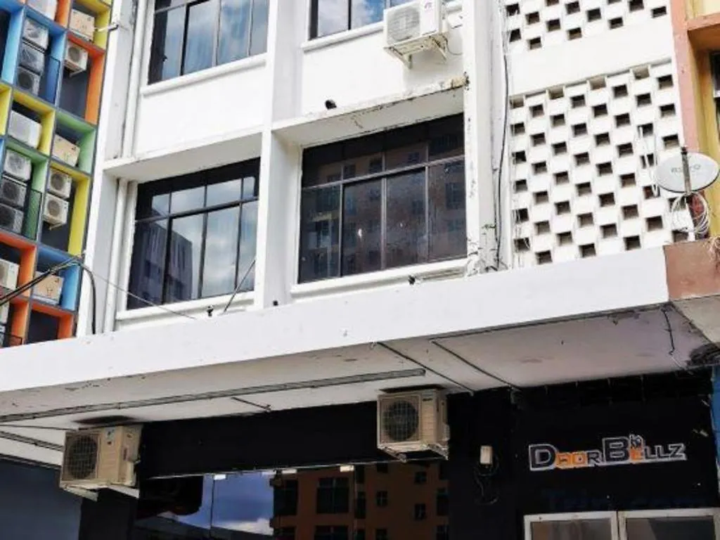 Oyo 89398 Doorbellz Otel Kota Kinabalu 2*,