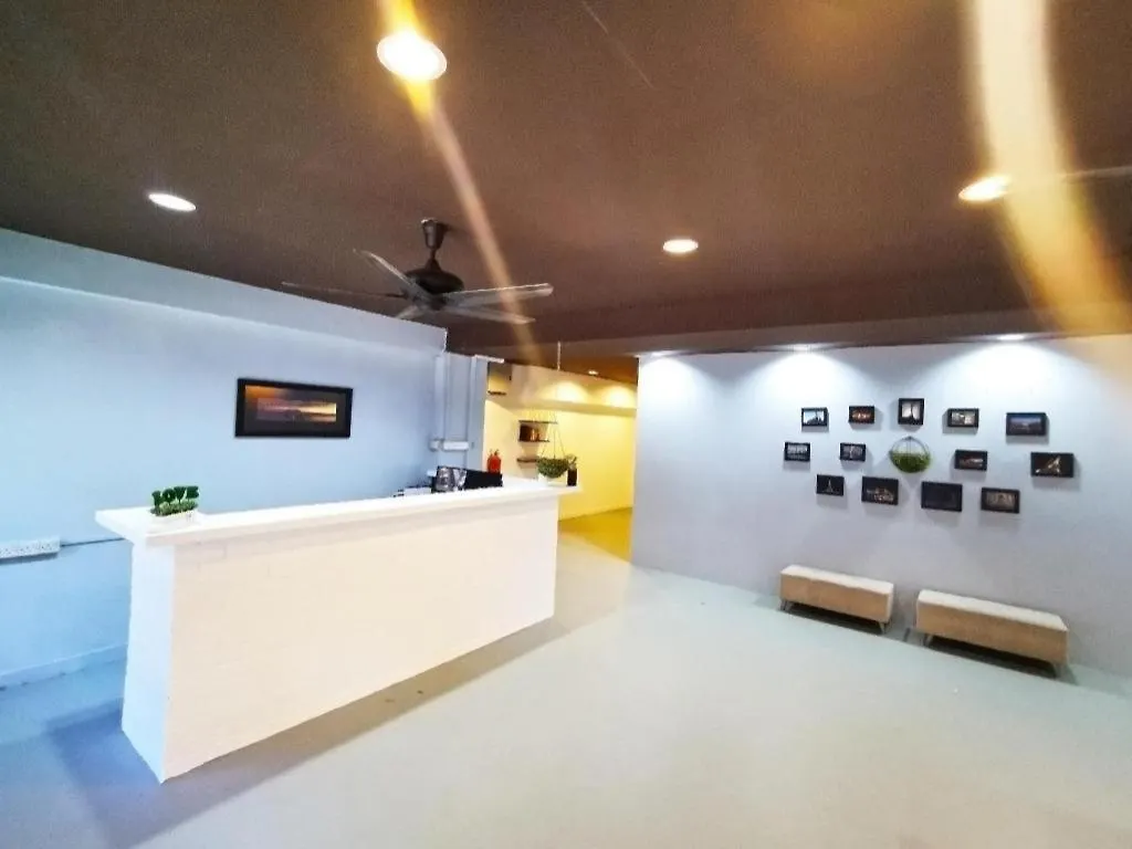 Oyo 89398 Doorbellz Otel Kota Kinabalu 2*,