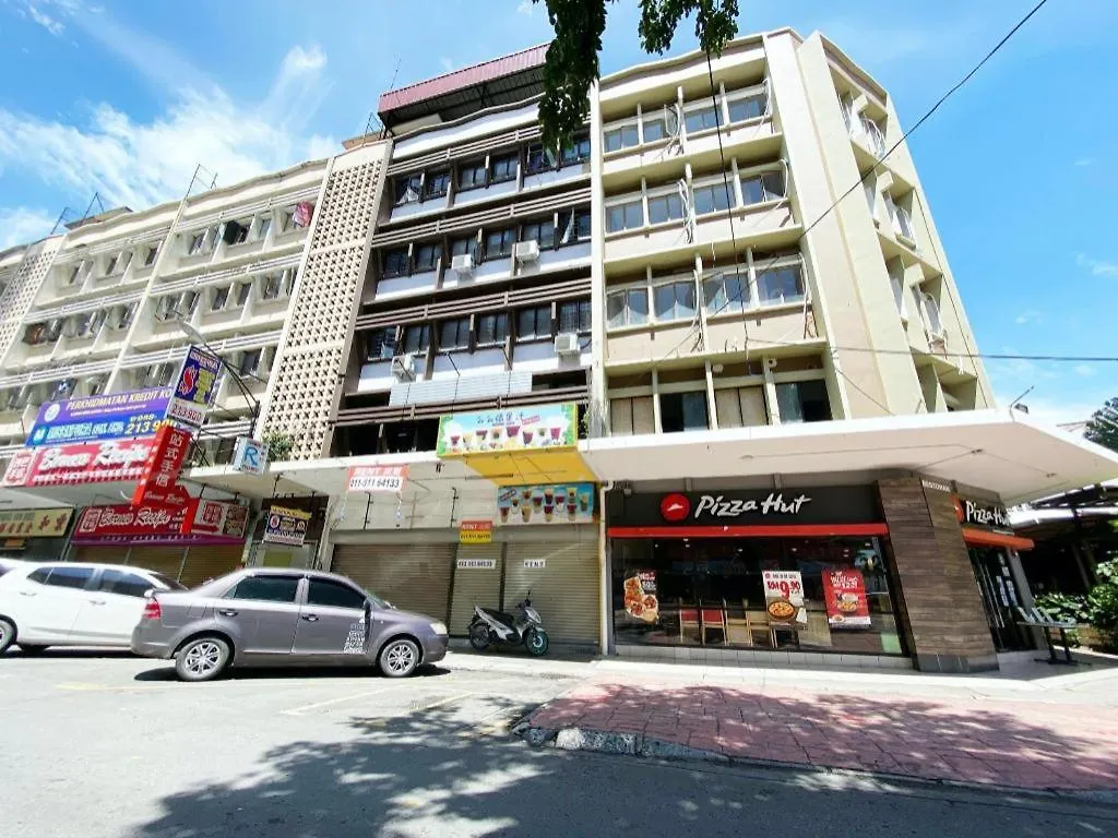 Oyo 89398 Doorbellz Otel Kota Kinabalu