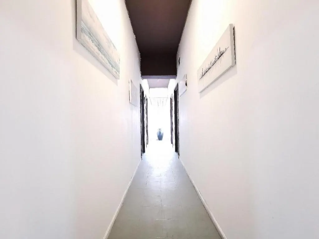 Oyo 89398 Doorbellz Otel Kota Kinabalu