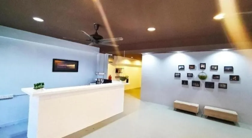 Oyo 89398 Doorbellz Otel Kota Kinabalu